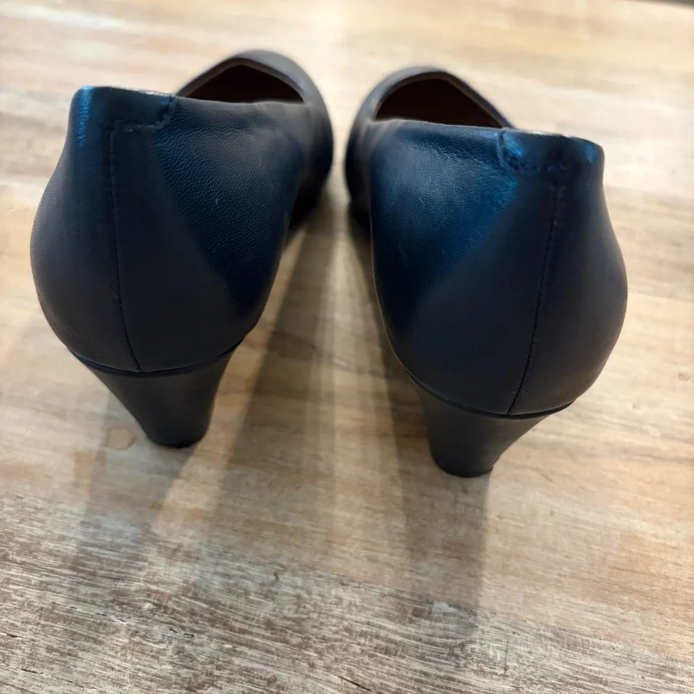 Aerosoles Heelrest Inner Circle Navy Leather Wedge Pumps Shoes 7.5M Low Heel